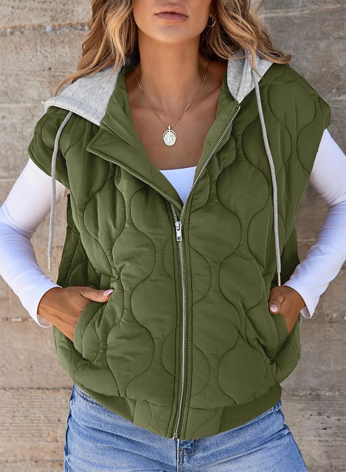 EVALESS Hooded Puffer Vest Women 2024 Zip Up Sleeveless Quilted Vests with Pockets