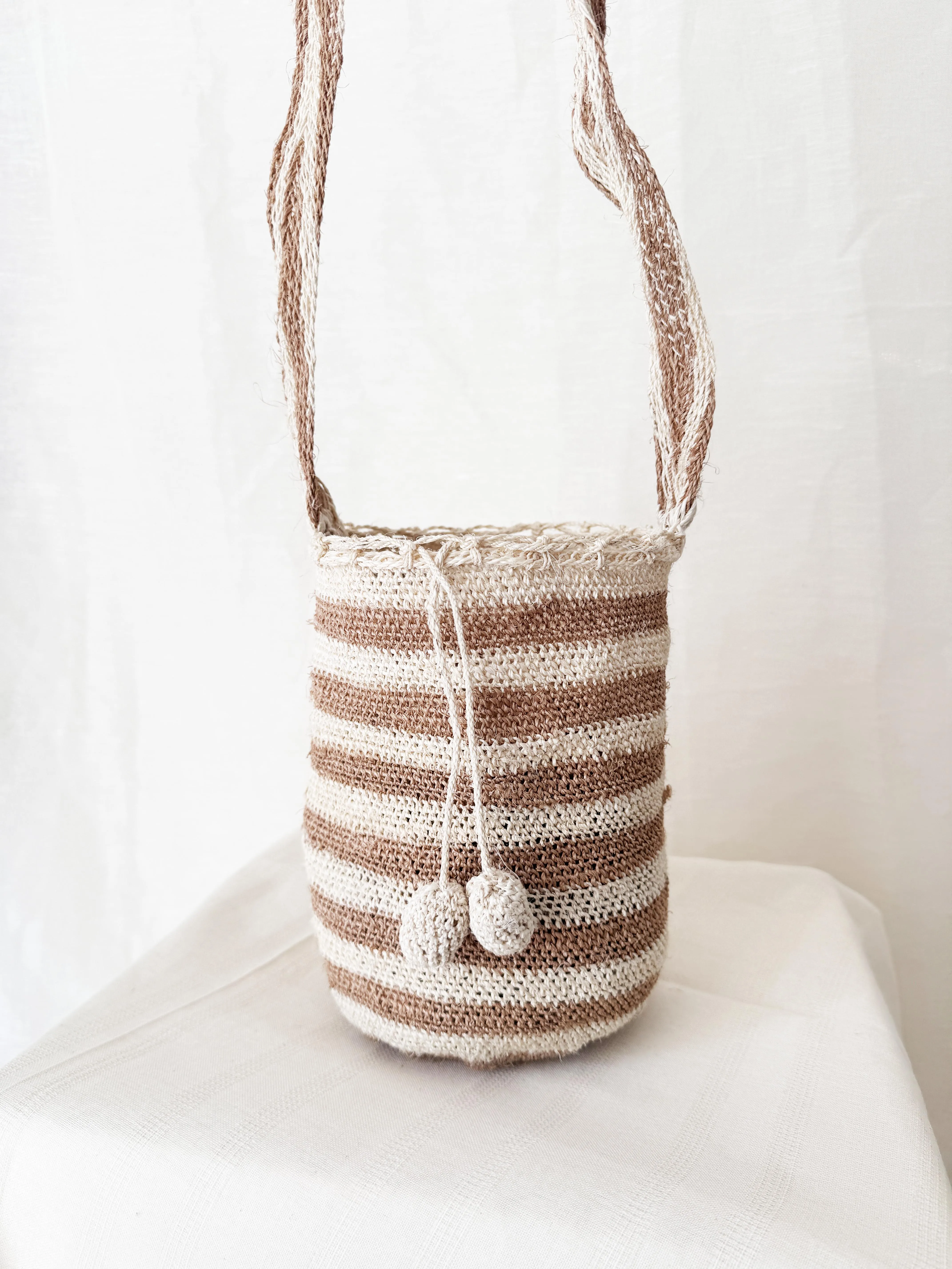 THE MINI HIPPIE RAFIA BAG NATURAL STRIPS